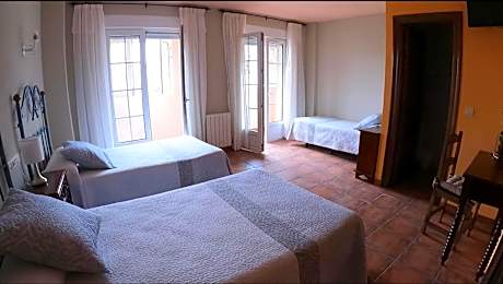 Hostal Santiago - Alojamientos en CARRION DE LOS CONDES