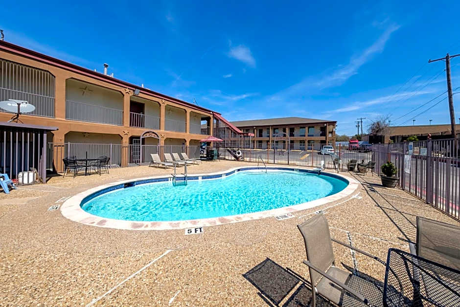 Red Roof Inn Arlington - Entertainment District