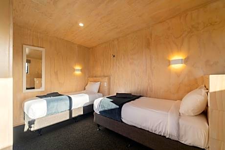 Standard Cabin (Queen & Single Bed with No Bathroom)