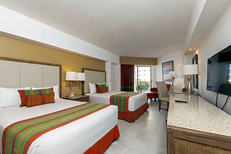 Deluxe Double Room with Garden View