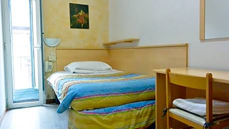 Single Room with Shared Bathroom