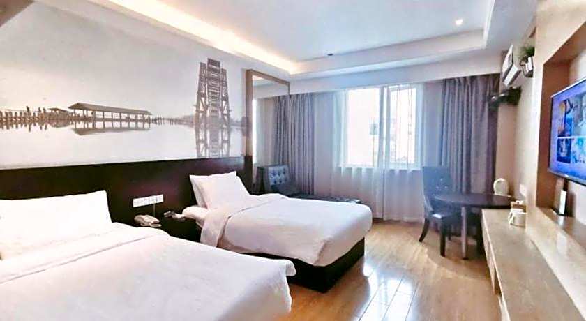 GreenTree Inn Huzhou South Street Chaoyin Bridge Business Hotel