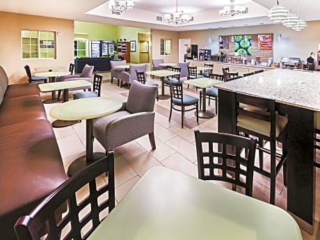 La Quinta by Wyndham Corpus Christi Northwest