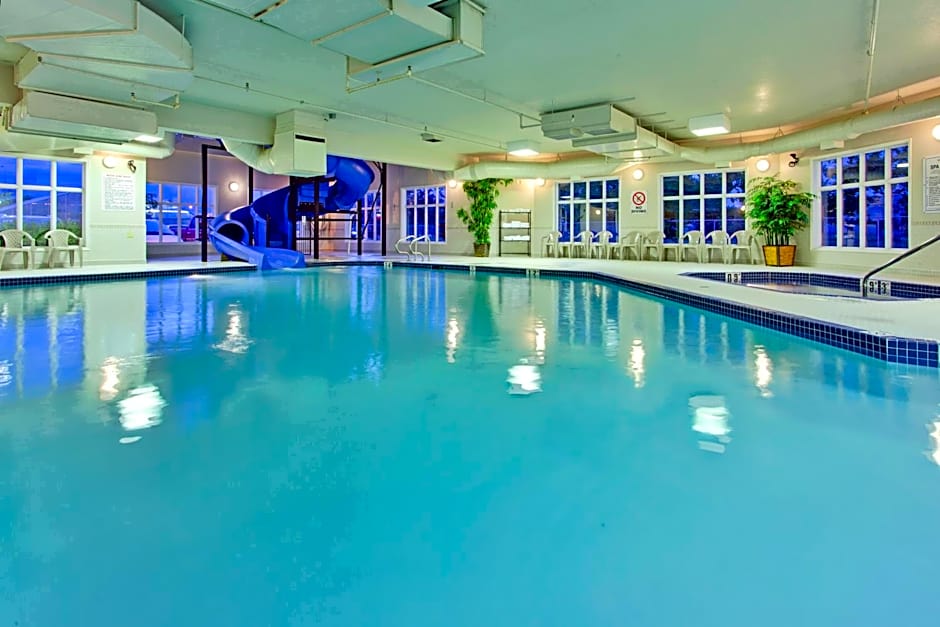 Holiday Inn Express Airdrie By IHG