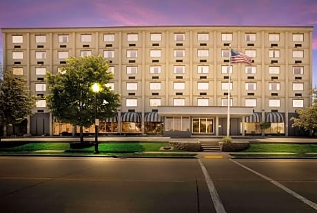 Best Western Riverfront Inn