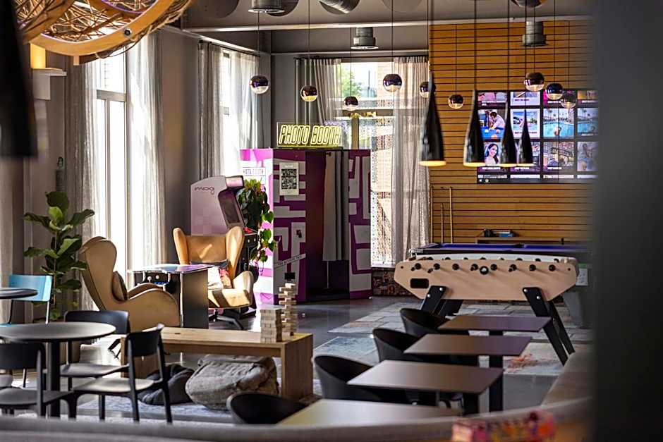 Moxy by Marriott London Excel
