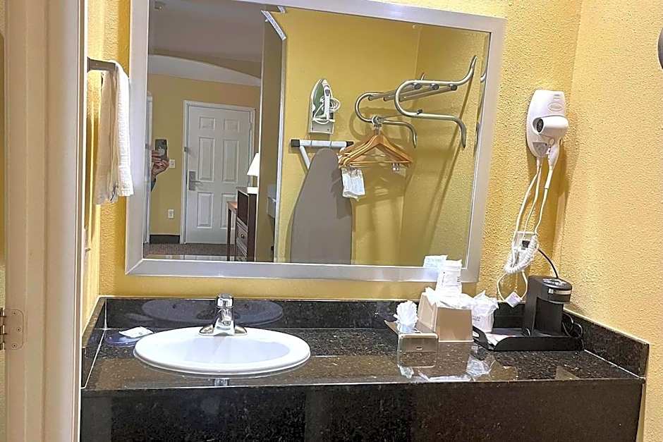 Quality Inn Montgomery - Lake Conroe