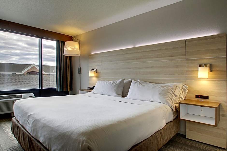 Holiday Inn Express Milwaukee N-Brown Deer/Mequon By IHG