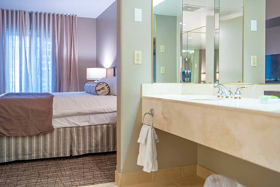 Horseshoe Valley Suites - The Azure