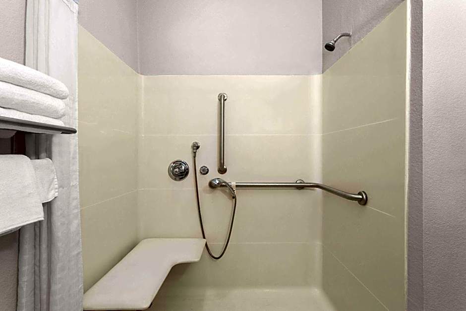 Microtel Inn & Suites by Wyndham Panama City