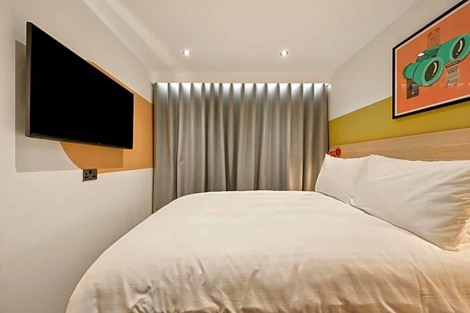 Tune Hotel Haymarket Edinburgh photo 8