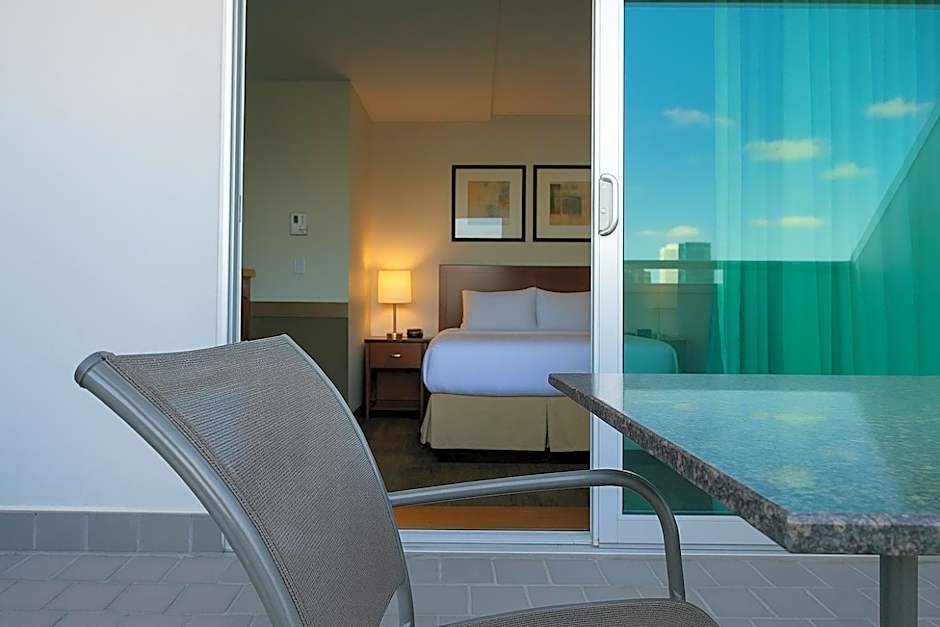 LIC Manhattan View Hotel