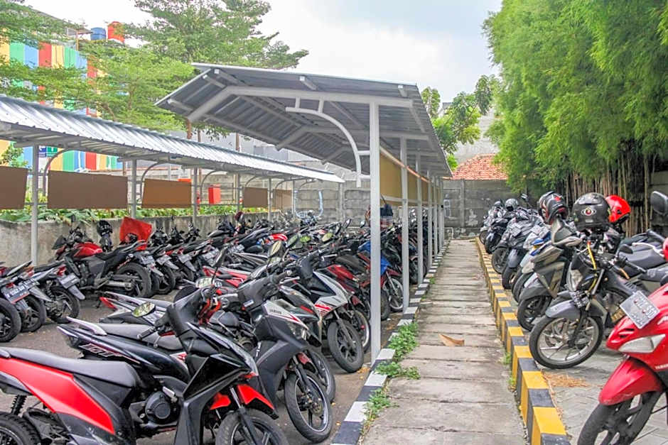 RedLiving Apartemen Paradise Mansion - Gunawan