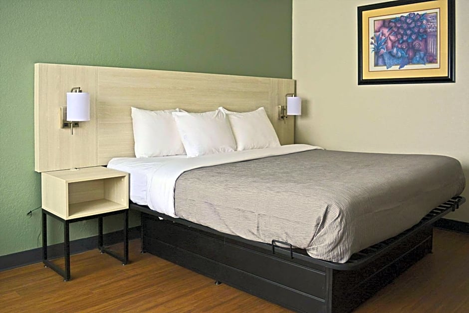 Quality Inn & Suites East Syracuse - Carrier Circle