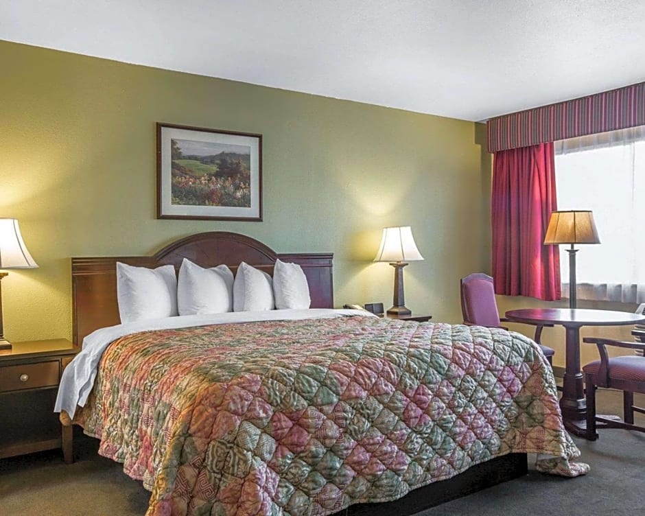 Quality Inn & Suites Cameron Park Shingle Springs