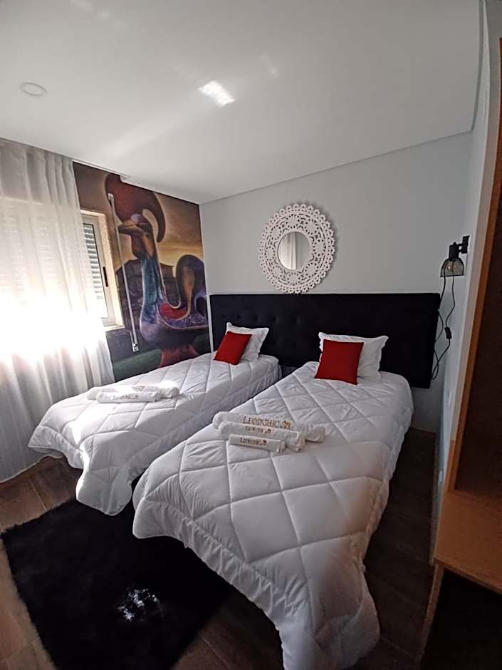 Leonchic - Guest House com Piscina de Água Salgada