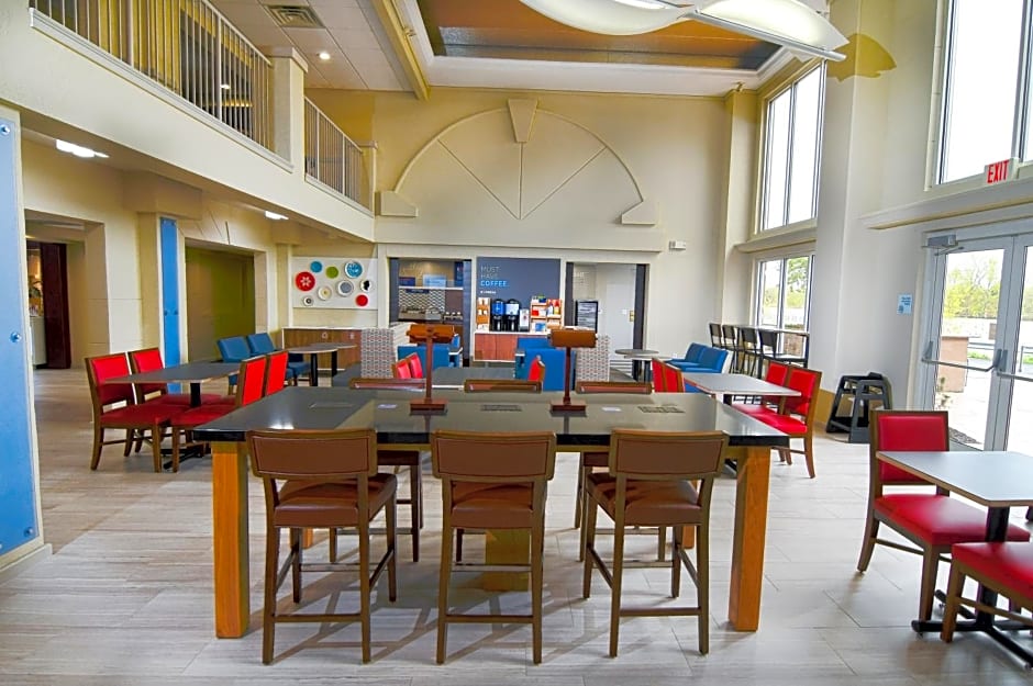 Holiday Inn Express Hotel & Suites Port Clinton-Catawba Island By IHG