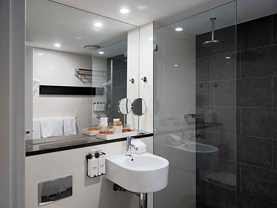 Hotel Woolstore 1888, Sydney - Handwritten Collection