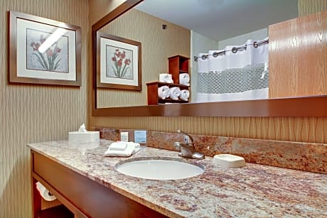 2 Queen Microwave/Fridge Nonsmoking