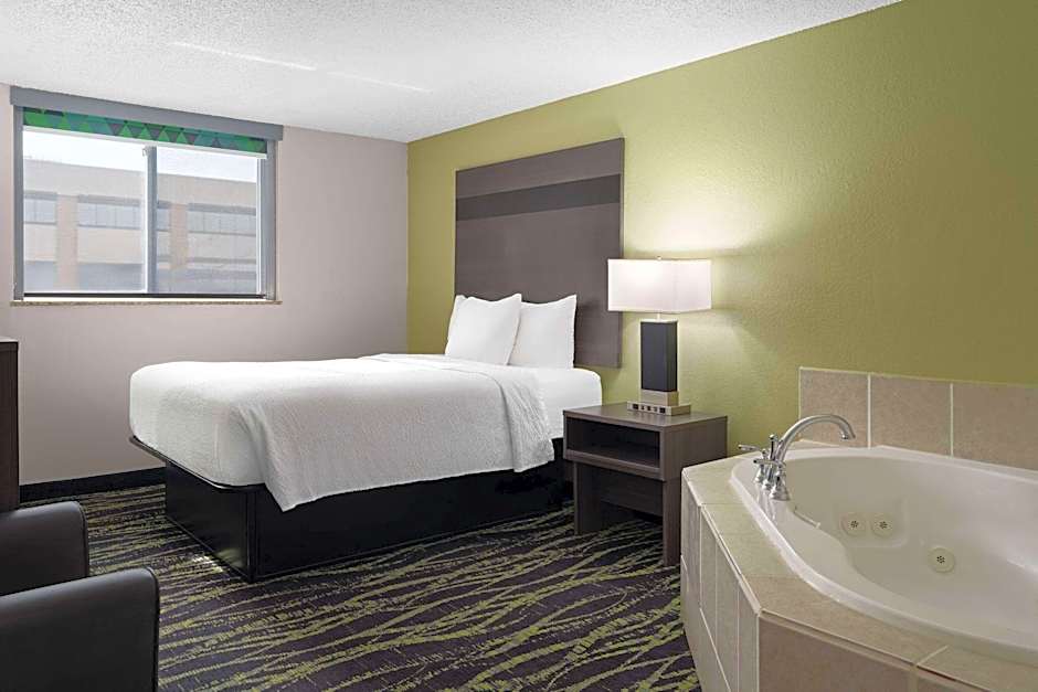 Photo 1 of 8 of Studio 1 Queen Bed Suite