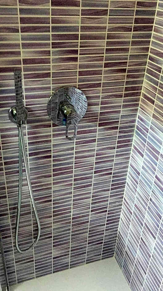 Room Saronno + B&B