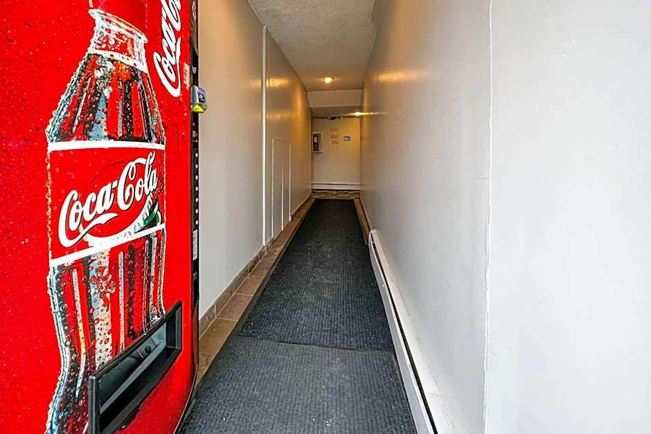 Econo Lodge Motel Village