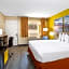 Days Inn & Suites by Wyndham Clovis