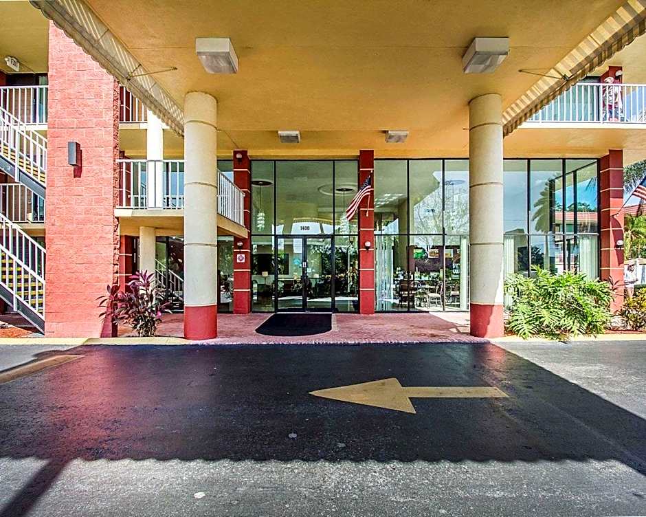 Quality Inn & Suites At Tropicana Field