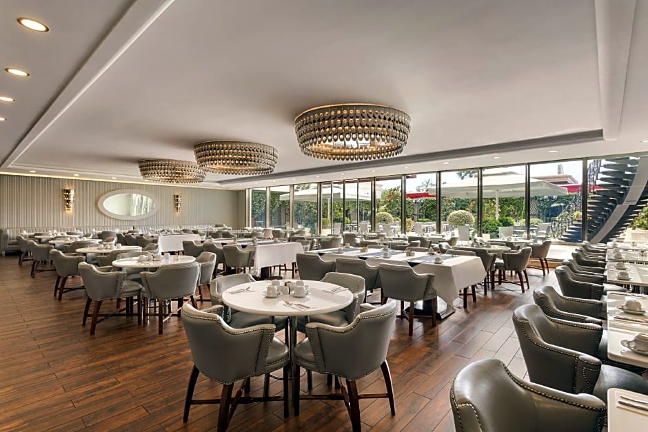 Wyndham Grand Istanbul Kalamis Marina Hotel