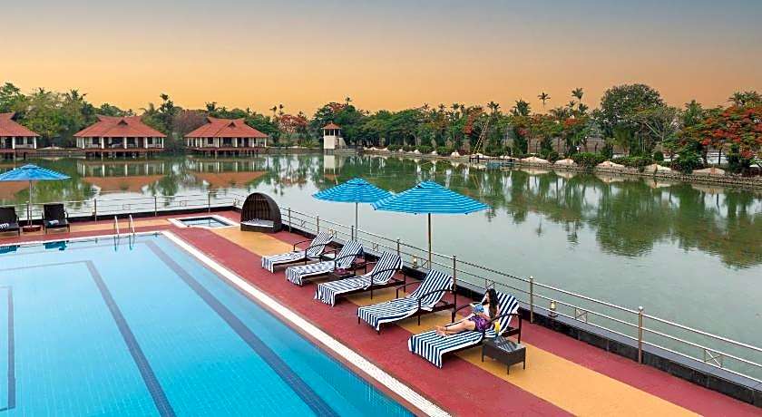 Sterling Lake Palace Alleppey