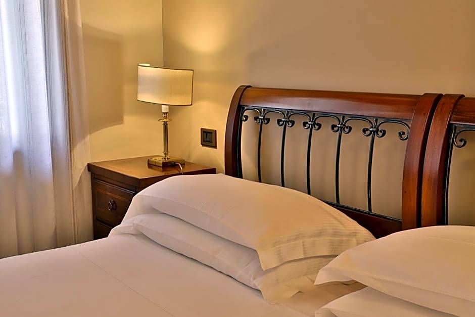 Hotel Canon d'Oro