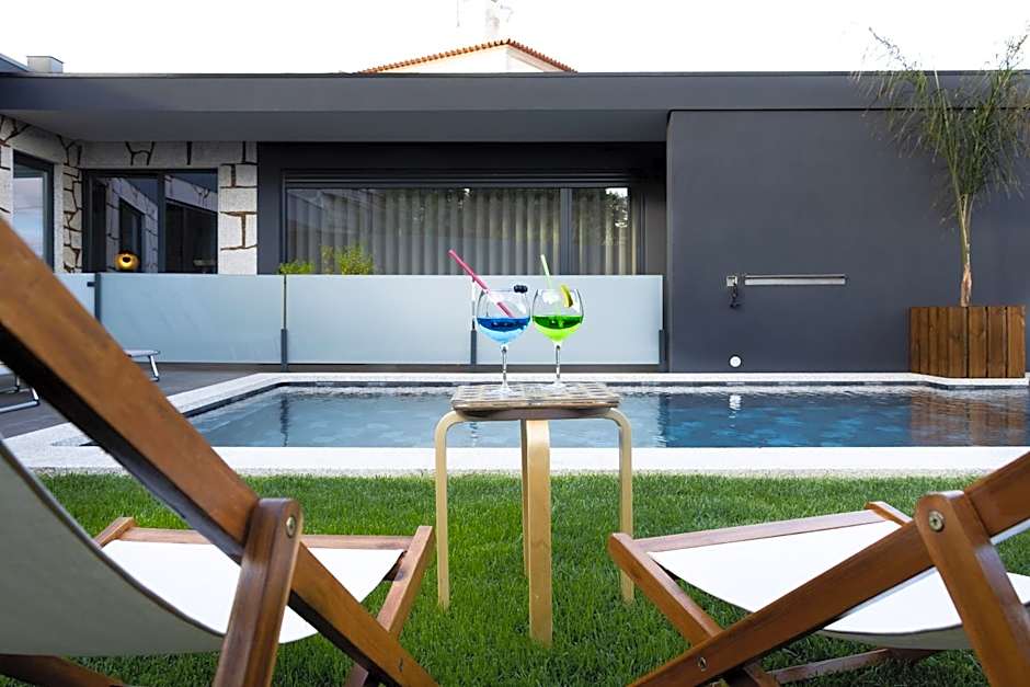 Abraços dos Avós - Casas de aldeia