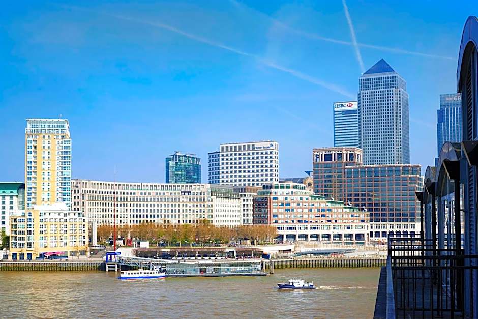 a&o London Docklands Riverside