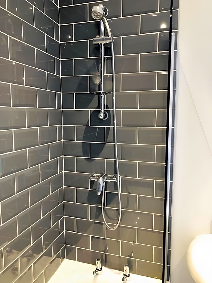 Townhouse @ 51 Balfour St -Stoke