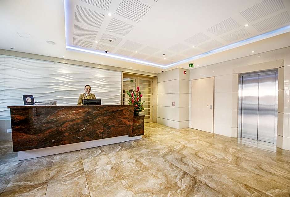 Apartamentos Plaza Suites