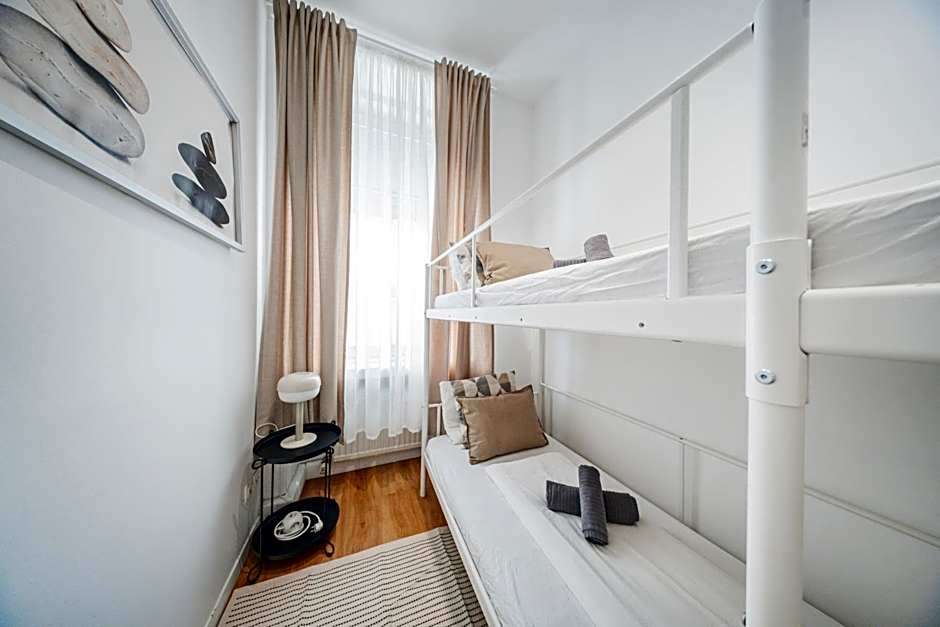 Nice Central City Room