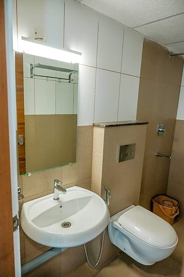 Hotel Heraa International