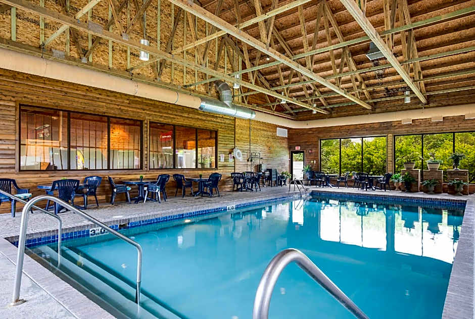 The Shore Club Wisconsin, an Ascend Collection Hotel