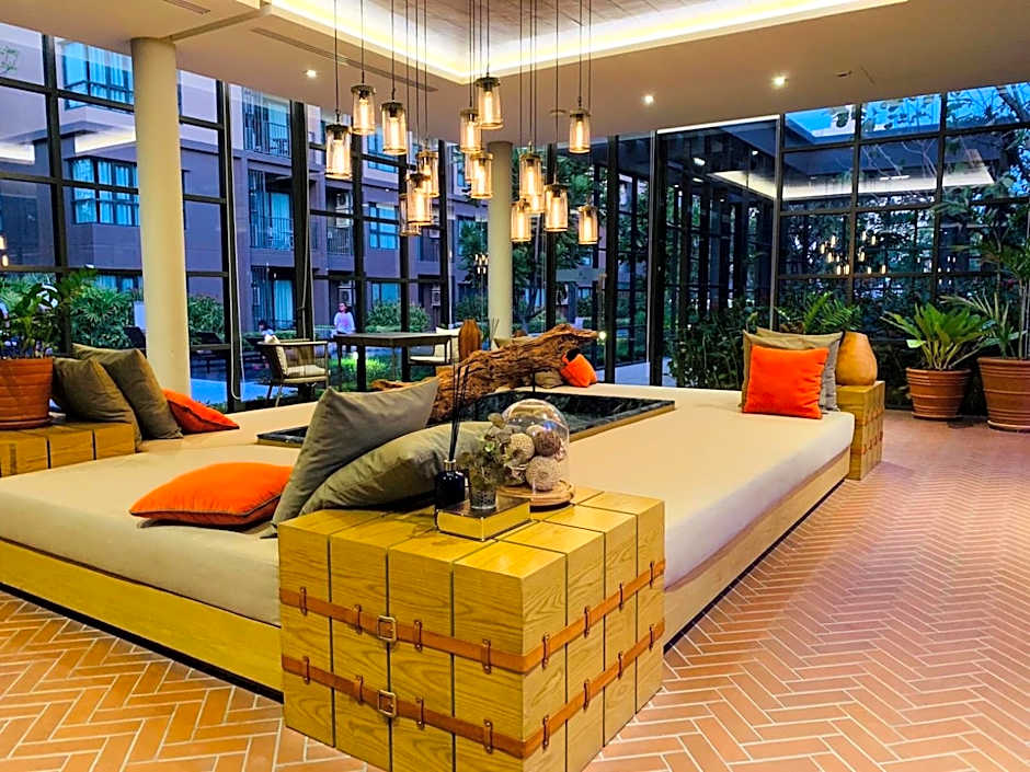 Rain Chaam Huahin by Joe