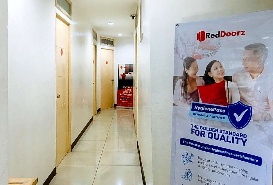 RedDoorz @ El Cuarto SRP Talisay