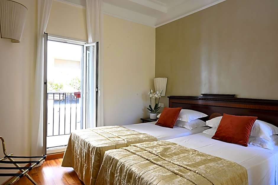 Hotel Cecil