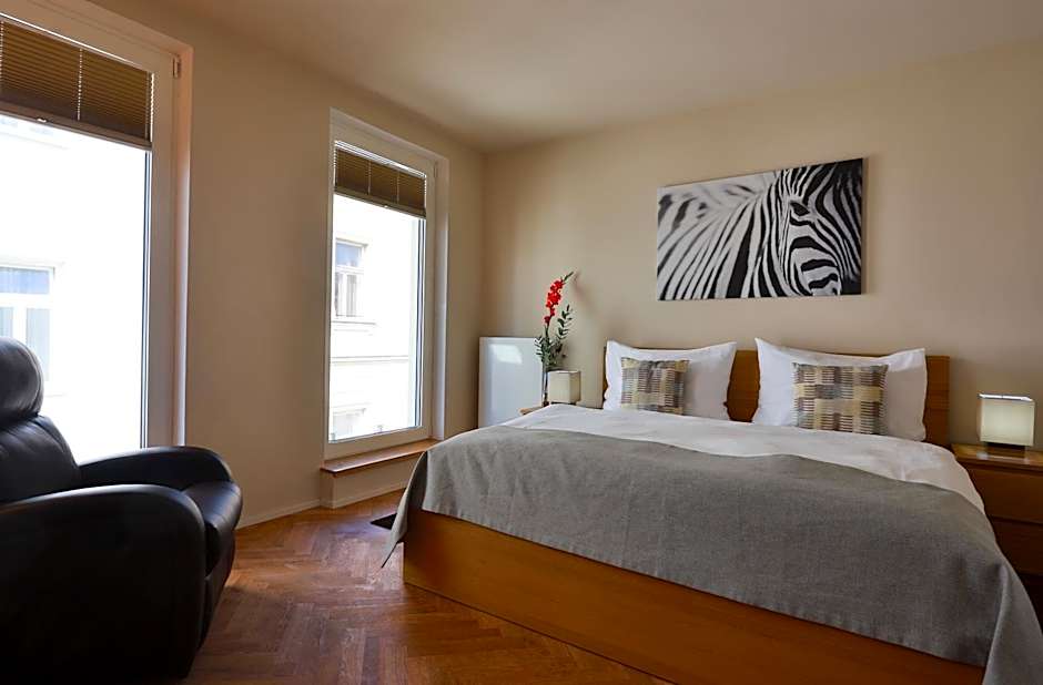 James Hotel & Apartments