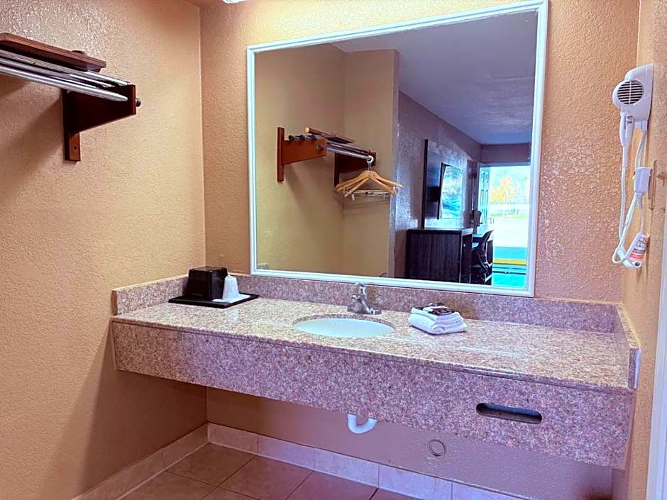 Express Inn & Suites Houston Katy