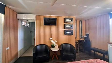 Queen Studio