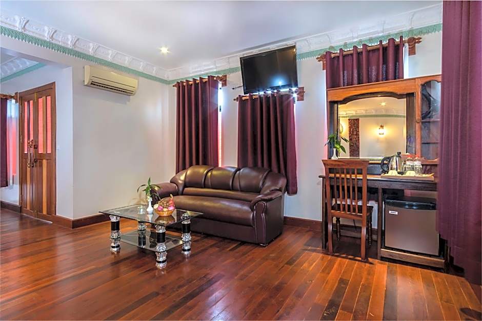 Hello Cambodia Boutique