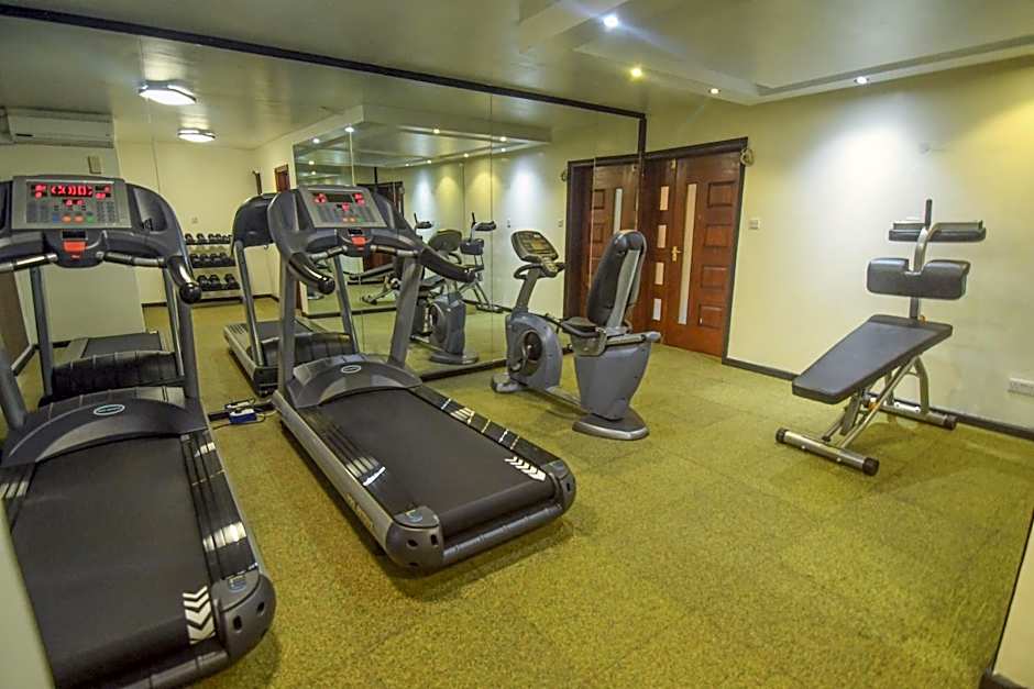 Bidwood Suite Hotel, Opposite Sarit Centre