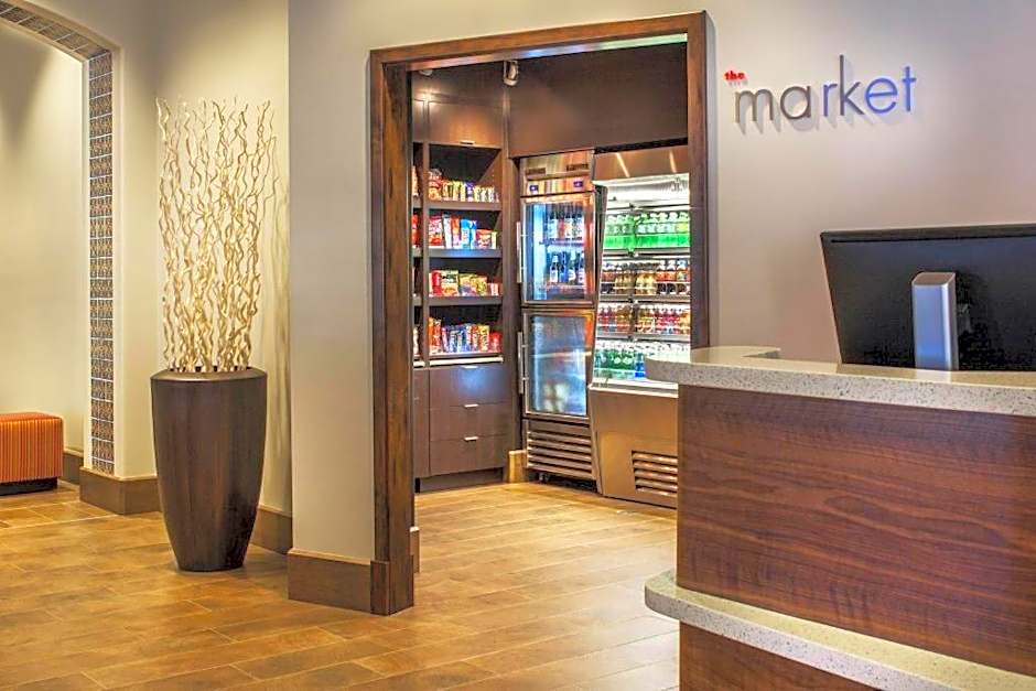 Courtyard by Marriott Anaheim Theme Park Entrance