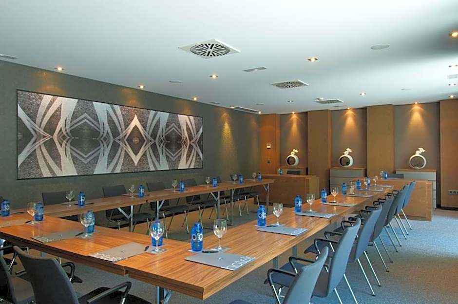 AC Hotel by Marriott Atocha