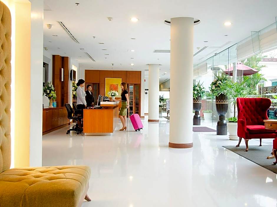 AT EASE saladaeng by AETAS