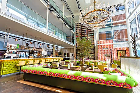 Guildford Harbour Hotel